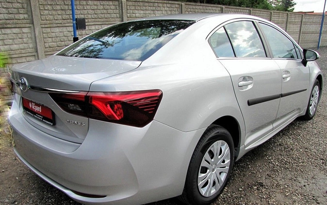 Toyota Avensis cena 46900 przebieg: 191500, rok produkcji 2016 z Kowal małe 232